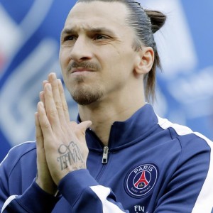 体育竞猜网站-一记超神五杀点燃伯纳乌！Uzi跨界联动引爆MAD球迷狂欢风暴，Uzi伯纳乌跨界五杀燃爆MAD球迷狂欢